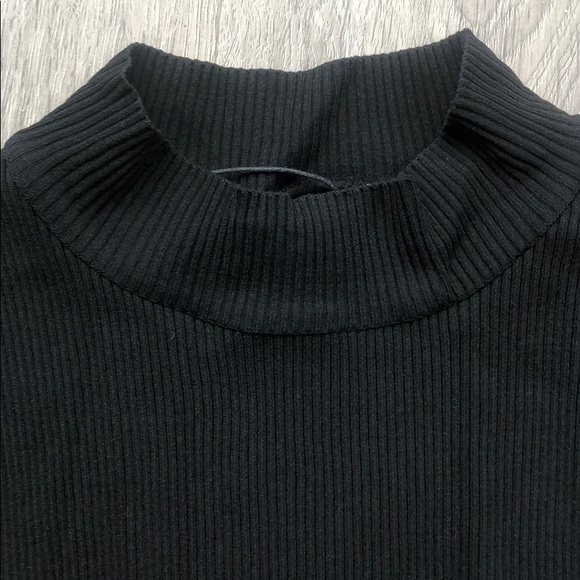 NWT Stretchy black sleeveless top - Picture 2 of 6